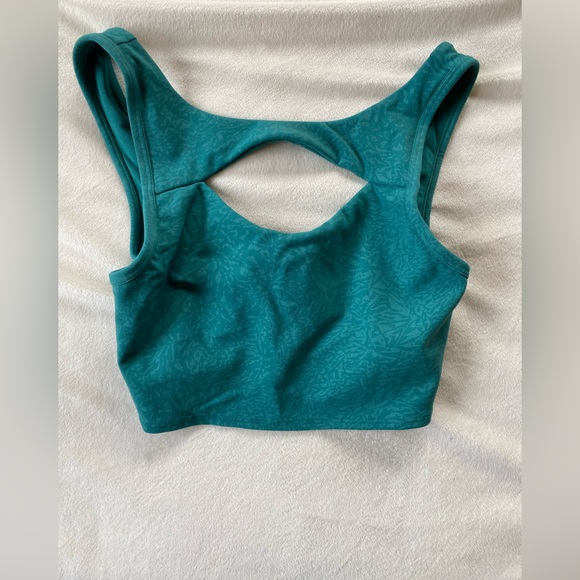 Lululemon Everlux cut out Sports Bra - Picture 3 of 5